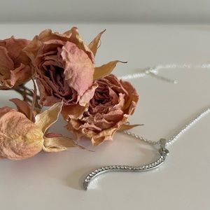 Silver wavy curved line crystal pendant necklace